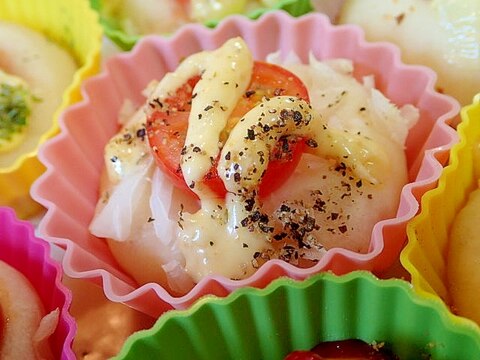 ペッパー/タルタルで　キャベツとトマトのカップパン